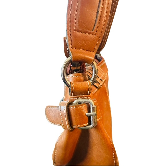 Carmel Brown shoulder bag with silver hardware - Picture 6 of 6